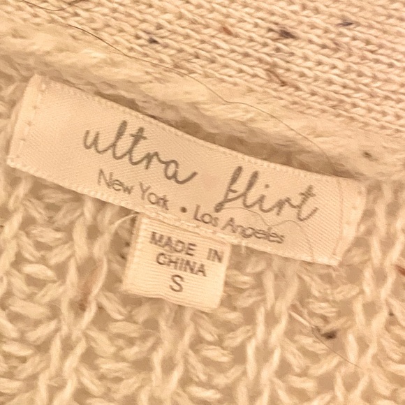 Nice! Womens Knit Small Oatmeal Cream Cardigan 100% Acrylic Sweater 3 buttons - Picture 5 of 12